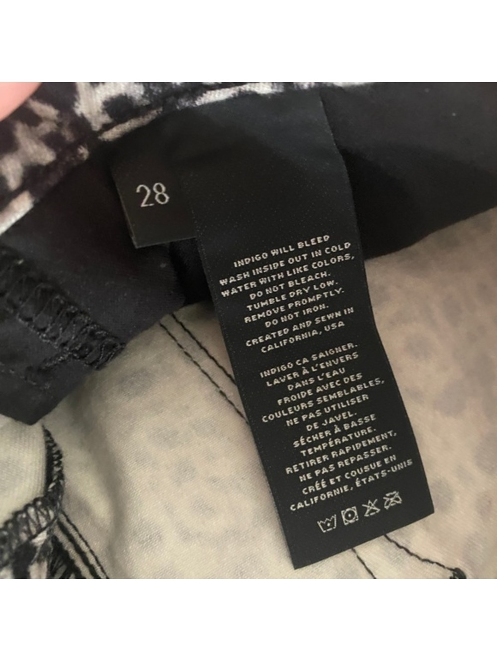28 J Brand Printed Mid-Rise Cropped Capri Jeans in Elysium - Picture 14 of 15